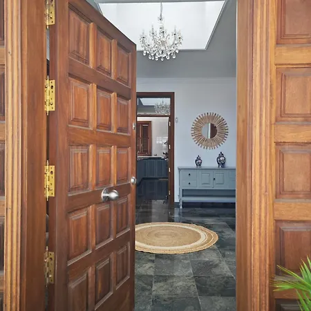 Villa Gonzalez Sea Views 4*