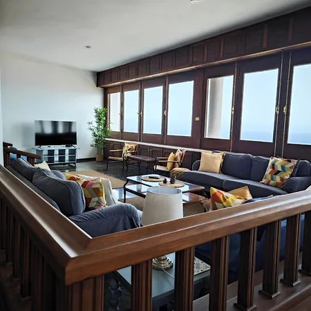 Villa Gonzalez Sea Views 4* Radazul