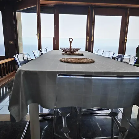 Gonzalez Sea Views 住宿加早餐酒店 4*