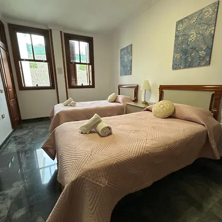 Gonzalez Sea Views Bed & Breakfast Radazul