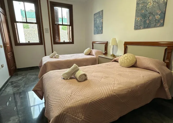 Gonzalez Sea Views Bed & Breakfast Radazul