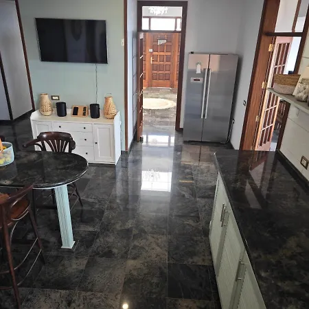 Alojamento de Acomodação e Pequeno-almoço Gonzalez Sea Views Radazul