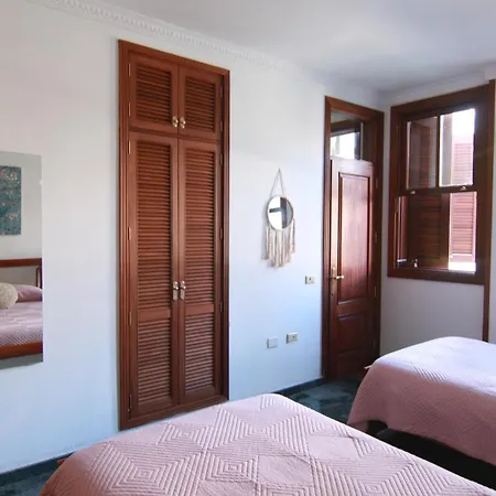 Alojamento de Acomodação e Pequeno-almoço Gonzalez Sea Views Radazul