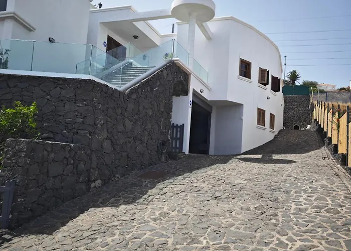 Gonzalez Sea Views Bed and breakfast