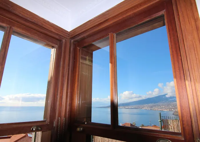 Gonzalez Sea Views Bed and breakfast