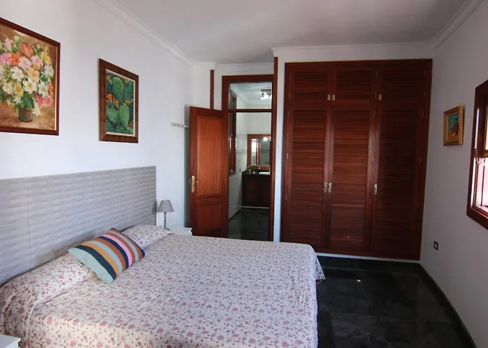 Gonzalez Sea Views Bed and breakfast