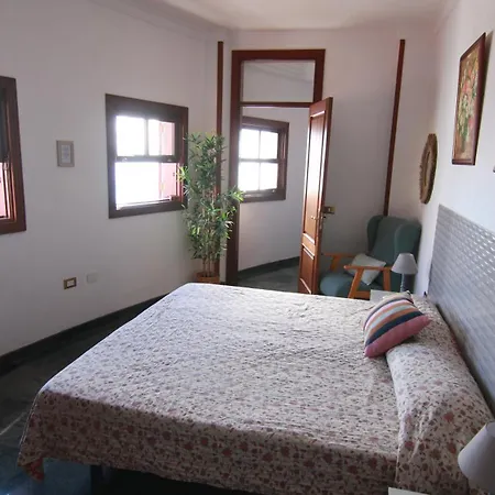 B&B Gonzalez Sea Views 4*